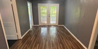 Large 3 bedroom, 2 bath with appliances! Gallery 19