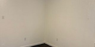 512 E Mulberry Gallery 2