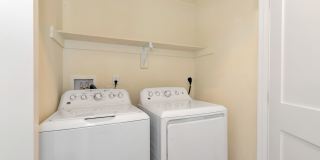 161 4th St Gallery 24