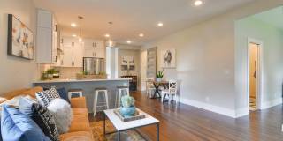 Beautifully remodeled 3 Bedroom Bungalow in Old Town Gallery 10