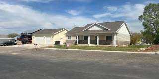 Gorgeous 6-bedroom, 4-bathroom with a large garage Salem Gallery 39