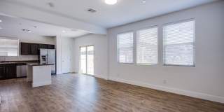 Beautiful 3 Bed 2.5 Bath home in Tuscany community! Gallery 8