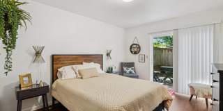 Brentwood Gallery 33