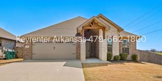 Gorgeous 4‑Bedroom Home with Stainless Appliances & Pond View Gallery 1