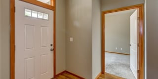 Park-Like Setting, 3+ Bedrooms, Great location - Kona Ct Gallery 4