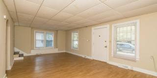 409 E 16th - 4Bed/2Bath - Huge Garage Space Included! Gallery 5