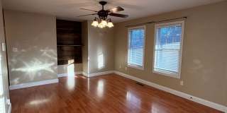 Freshly Renovated Dollhouse in Maryville!! Gallery 4