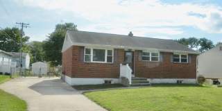 Ranch Home - 3 Bedroom Ranch Home Gallery 1
