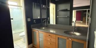 Hollywood Luxury 2 Bed Condo! Gallery 39