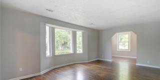 Exceptional Eastside Bungalow Gallery 5