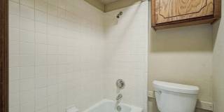 Beautiful Two-Story 3bed/2bath Townhome Available in Westside Norman!! Gallery 16