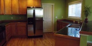 Beautiful 3 bedroom 2 1/2 bath 2 Story Home in Puyallup! Gallery 10