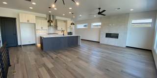 Close to Micron, 3 Bedroom 3 bath w/ a Million Dollar View! Gallery 19