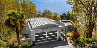 Architectural Seattle Masterpiece with Panoramic Water Views Gallery 38