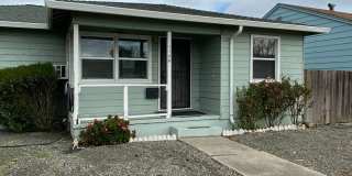 1bed/1bath Duplex within walking distance of Downtown Fairfield Gallery 1
