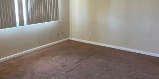 Spacious home in Northeast Hanford, central air, quiet cul-de-sac lot! Gallery 18