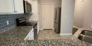 2 bed/ 2 bath Gallery 6