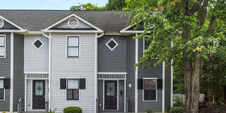 UNCG Area – Chancellors Court Townhomes. Walk to Campus and just minutes to Downtown! Gallery 1