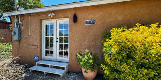 1525 Edith Boulevard NE Gallery 1