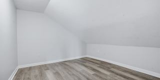 660 Public St Gallery 18