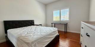 2 bedroom Partially furnished Condo Gallery 13
