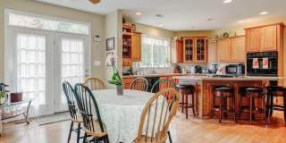 146 MEADOWVIEW Lane Gallery 7
