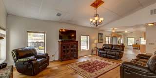 502 Western Avenue Gallery 22