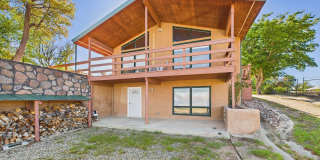 Single Family Home minutes from Los Alamos/Pojoaque Gallery 1