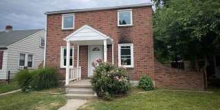 Available Now 2-story. 2 BR w/ Bonus Room Gallery 1