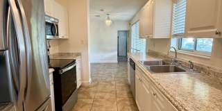 Euclid/Woodlawn Roommate Dream 4/3 home Gallery 11
