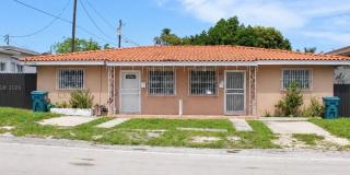 1040 NW 23rd CT Gallery 1