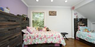 Beautifully renovated large home in CHCCS school district! Available mid-June! Gallery 41