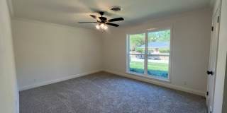STUNNING REMODEL IN SPRING LAKE ESTATES Gallery 9