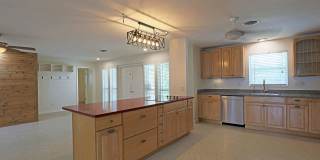 Space, Style & Freedom in a Highly Desirable Fort Myers Location Gallery 6