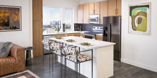 Bond on Mint Gallery 1