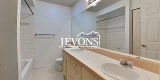 Condo with Swimming Pool and Private Enclosed 1-Car Garage in Klahanie Neighborhood Gallery 13