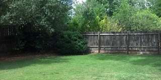 Charming 3 Bedroom House With Inground POOL Gallery 19