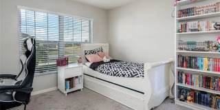 Gorgeous Three Bedroom in Towne Park Estates Gallery 22
