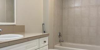 Spacious Seattle Condo - $2,200 Gallery 19