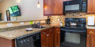 945 REGISTRY Boulevard Gallery 5