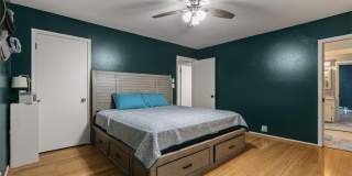 2002 17th Street Gallery 15