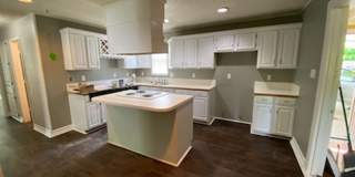 1107 Esma - Greenville Gallery 9