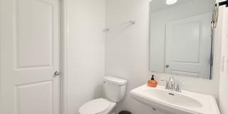Spacious 4BR Home with Office, Loft & Lake Views Gallery 16