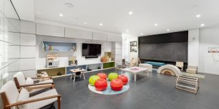 DVORA Hamilton House Gallery 20