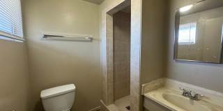 Spacious home near Bakersfield College  Bluffs! Gallery 12