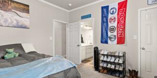 5 bed 4 bath near campus! Gallery 9