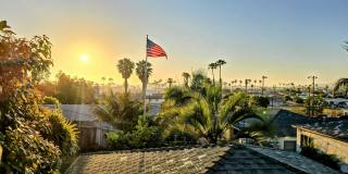 Welcome to your beautiful beach cottage, perfectly situated in Ocean Beach! Gallery 16