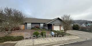 2240 NW Cabrillo Ct Gallery 1