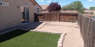 3 Bedroom Home Near Unser and McMahon NW Gallery 13