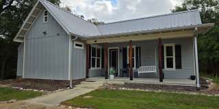 College Station (Karnes City Cottages) - 2 Bedroom - 2 Bath - House - West of Easterwood Airport Gallery 1